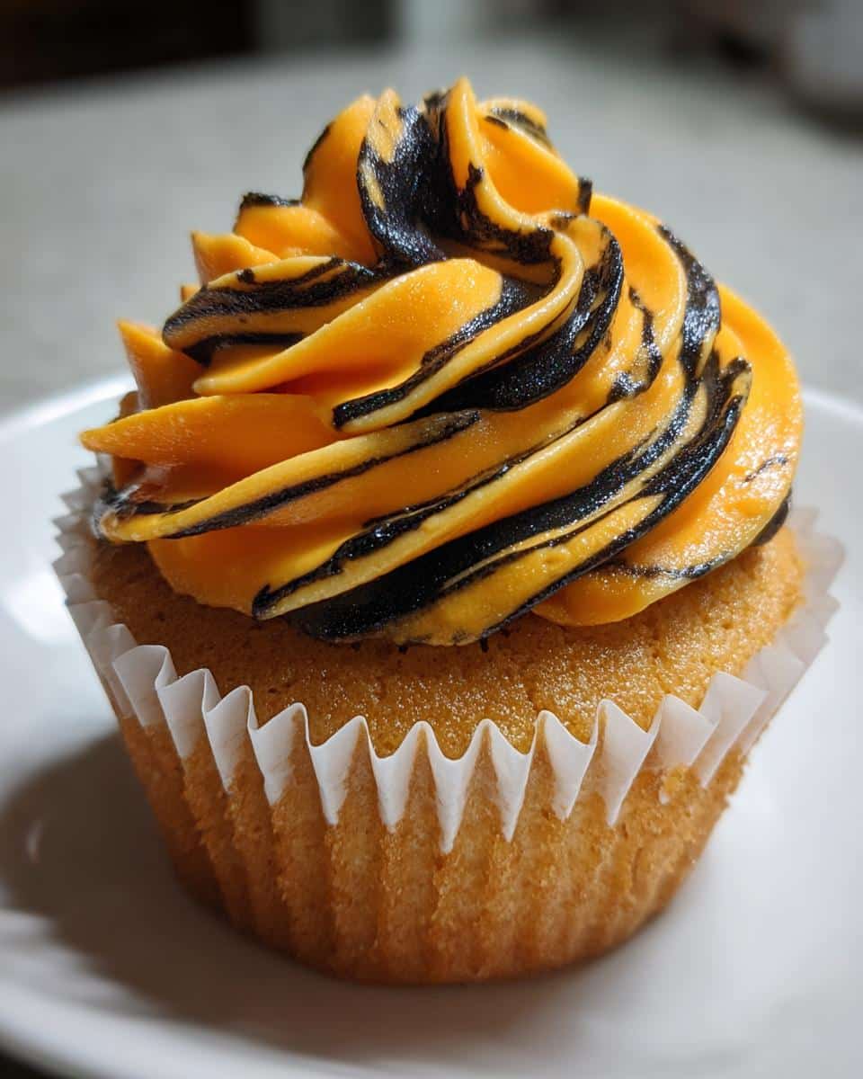 Orange and Black Halloween Cupcakes with Buttercream - detail 1